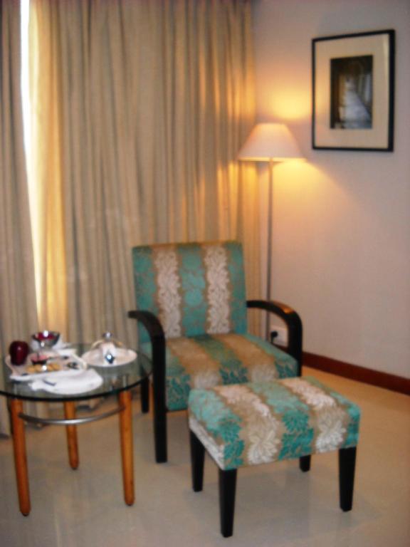 Bloomsuites L Ahmedabad Exterior foto