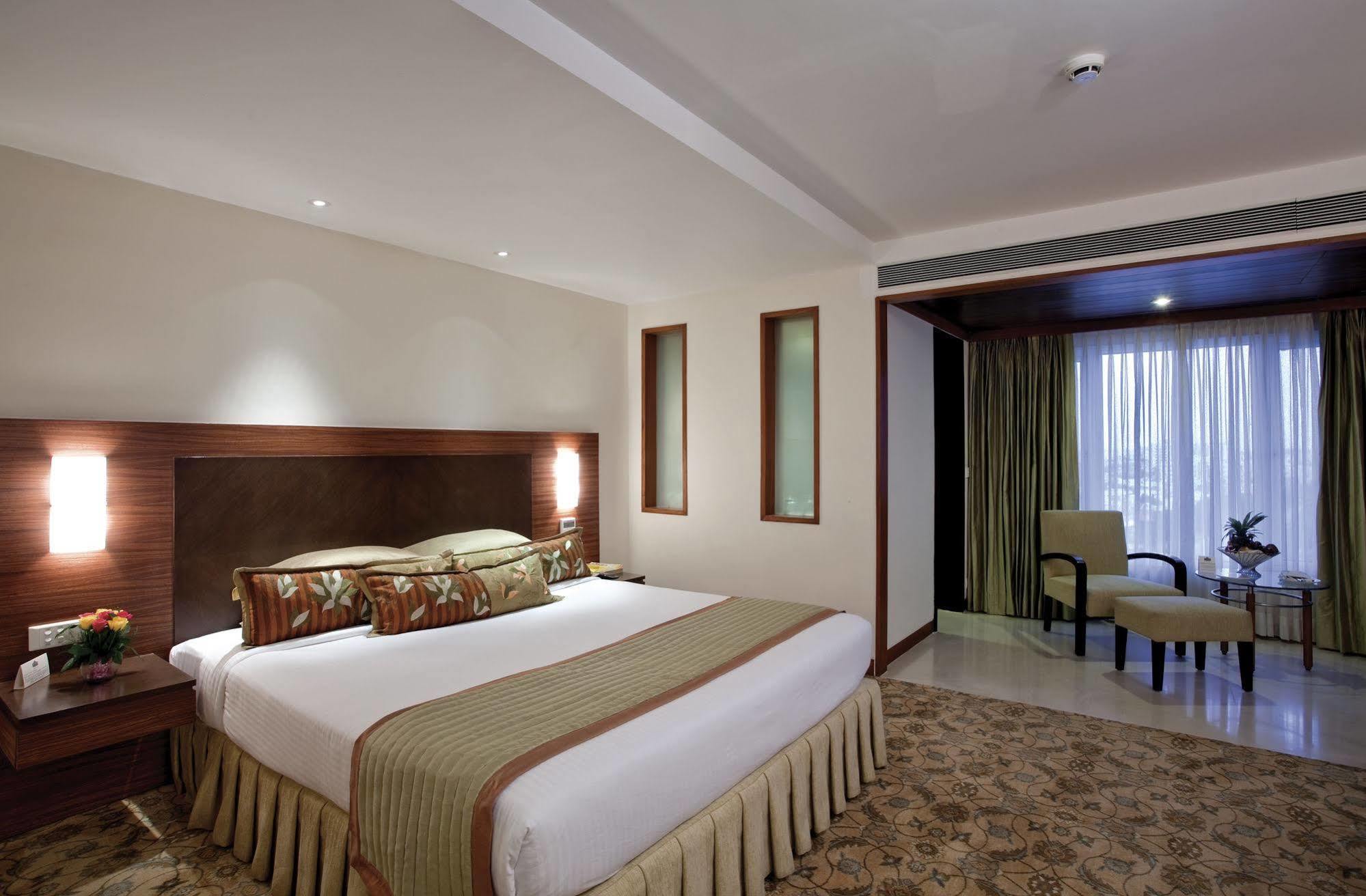 Bloomsuites L Ahmedabad Habitación foto
